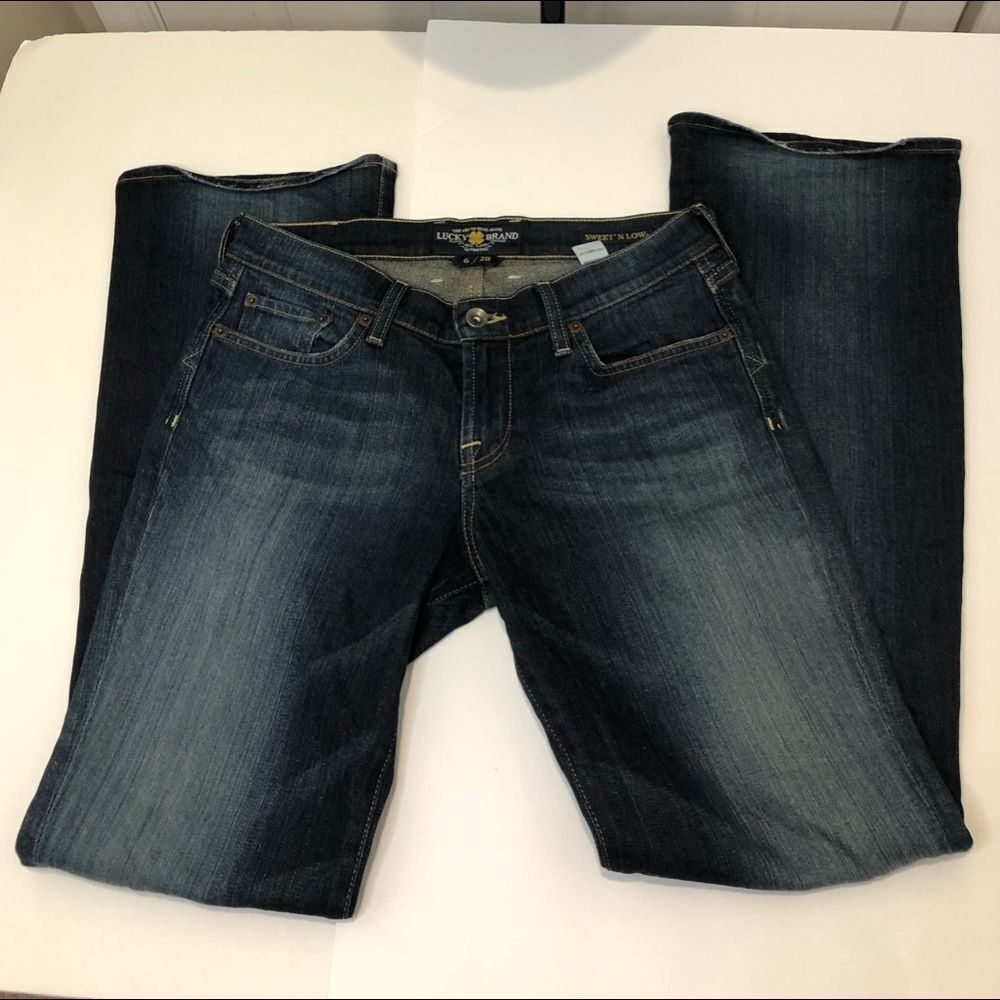 Lucky Brand dark denim sweet n low jeans size 6
